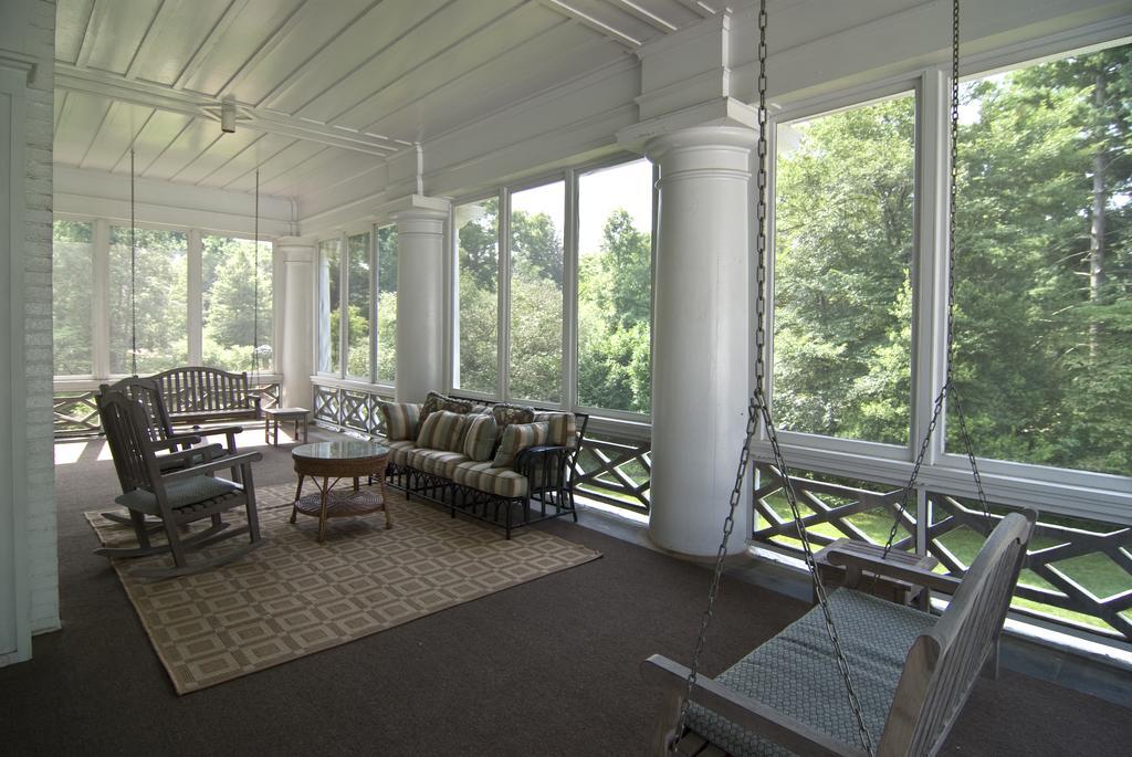 The Duke Mansion Bed and Breakfast Charlotte Exteriör bild