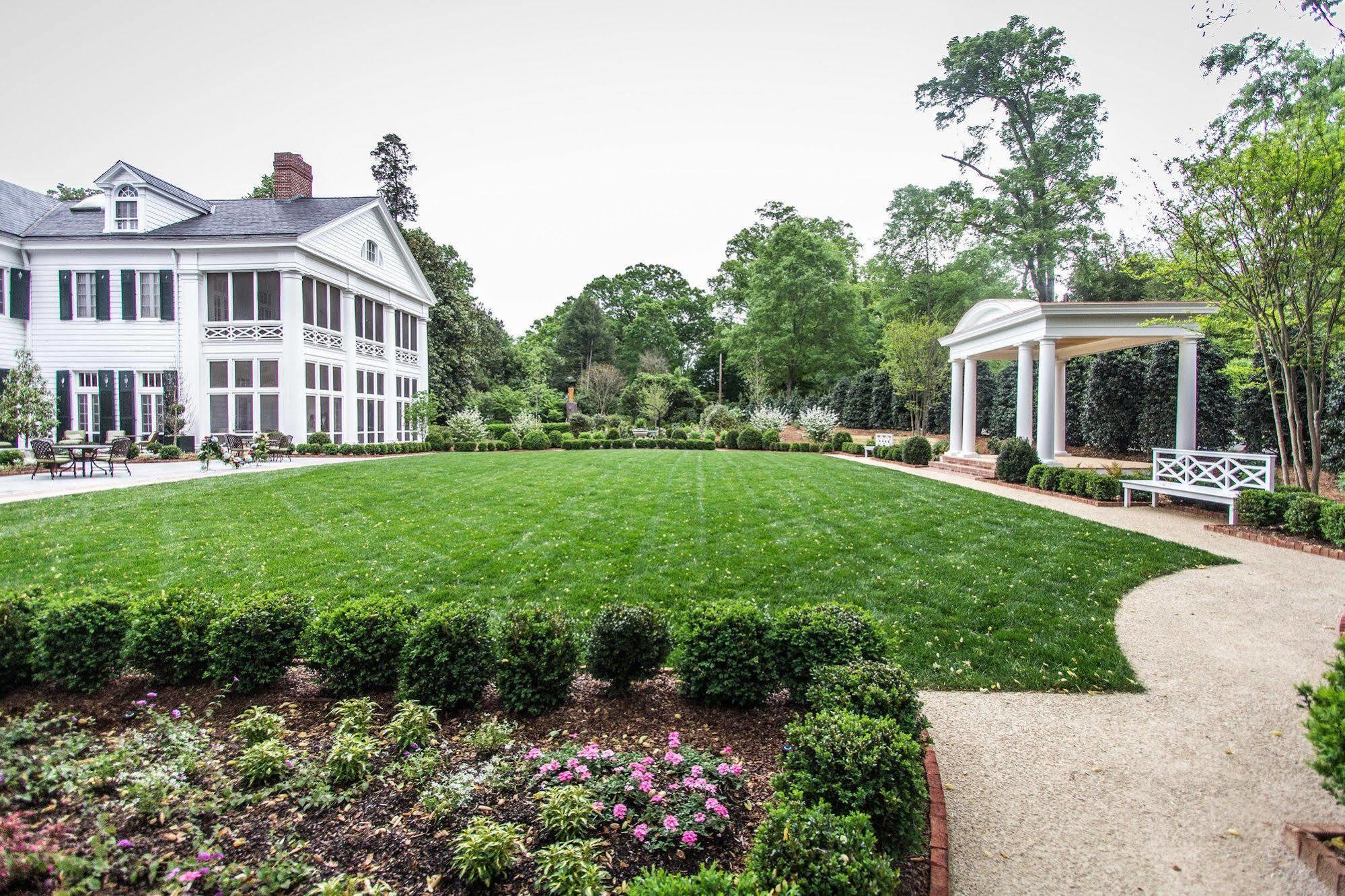 The Duke Mansion Bed and Breakfast Charlotte Exteriör bild
